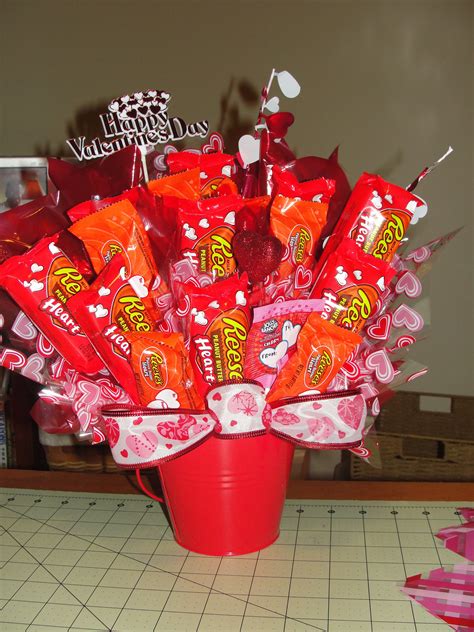 Reece's Valentines Day Bouquet | Diy valentine's candy bouquet ...