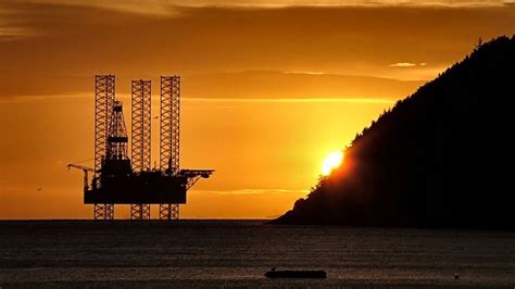 What it takes to dismantle an oil rig - BBC Future