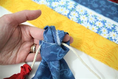 DIY Fabric Garland No-Sew Scrap Buster Project - Ideas for the Home