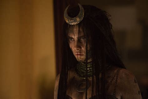 Suicide Squad: Cara Delevingne Transforms into Enchantress | Collider