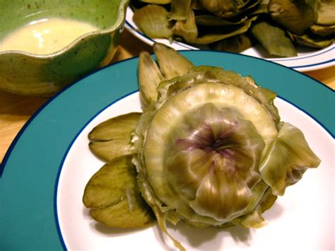 Steamed Artichoke with Spicy Mayonnaise Dipping Sauce | spontaneous tomato