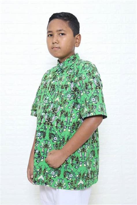 Seragam batik SD dengan bahan katun spesial - Batik Dlidir