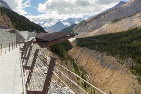 20 Things to KNOW Before Visiting the Columbia Icefield Skywalk