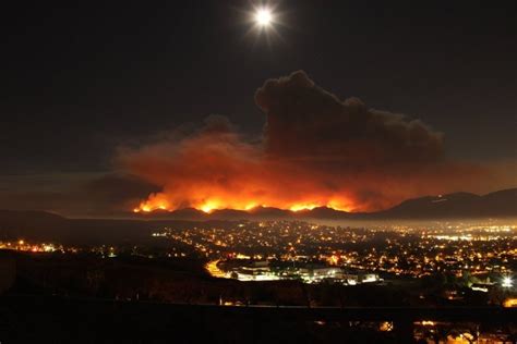 Fire near Los Angeles last night : pics