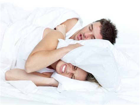 Best Sleep Positions To Stop Snoring - Boldsky.com