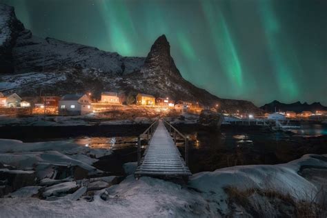 Best time and place to see the NORTHERN LIGHTS in NORWAY