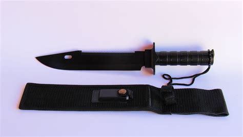 Survival Knife Skills You Might Need in an Emergency - Firearms 4 Life