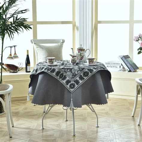 Latest 2 pcs/set Round 140cm Luxury Enbroidery Table Linens Fashion ...