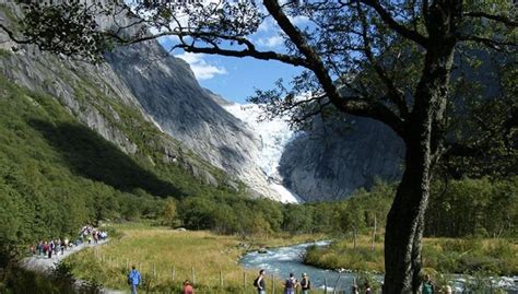 Briksdal Glacier | Fjordguiding | Nature Attractions | Nordfjordeid | Norway