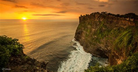 Uluwatu Temple Sunset and Kecak Fire Dance - Klook