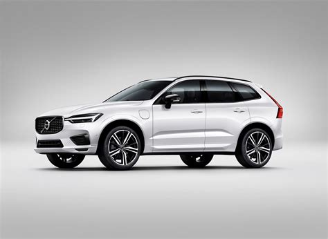 XC60 Recharge plug-in hybrid R-Design expression, in Crystal White ...