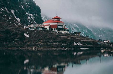 8 Gangtok Tourist Places To Explore Mountains, Monasteries And Much More