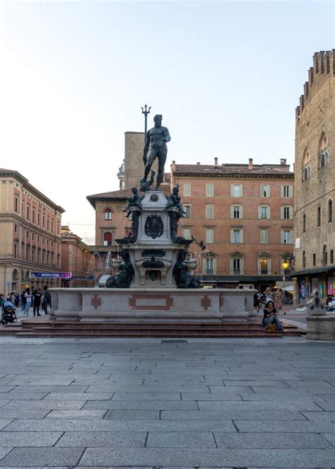 Her_Travel_Edit_Bologna_Neptune_Statue - Her Travel Edit