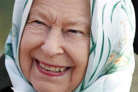 Queen to spend few weeks at Sandringham after flying in from Windsor Castle - Banbury FM