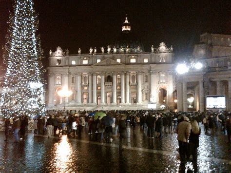 Christmas Eve Midnight Mass at Vatican with the Pope Christmas In Rome, Christmas Holiday ...