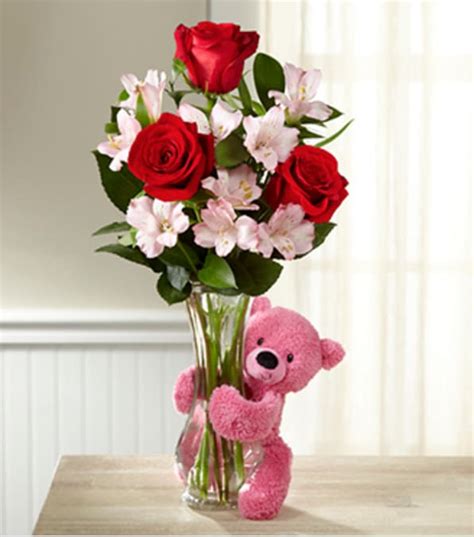 Hug Me Tender Valentine's Day Bouquet - VASE & BEAR INCLUDED in ...