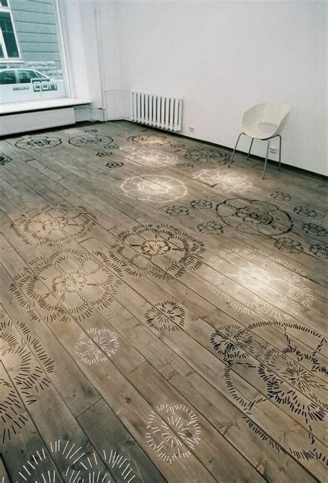 Unique floor decor ideas – tips and ideas how to paint a wooden floor?