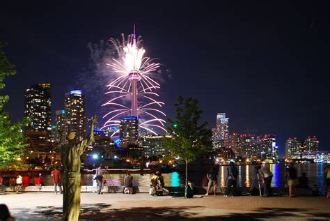 Celebrating 40 Years: The Past and Present Evolution of Toronto's CN Tower | UrbanToronto