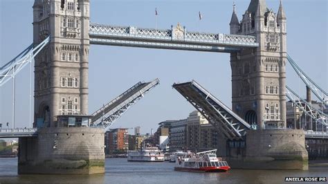 KidRated News - Tower Bridge Glass Floor Walkway in London