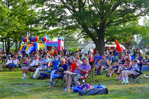 Fireworks show packs fairgrounds | News, Sports, Jobs - Times Republican