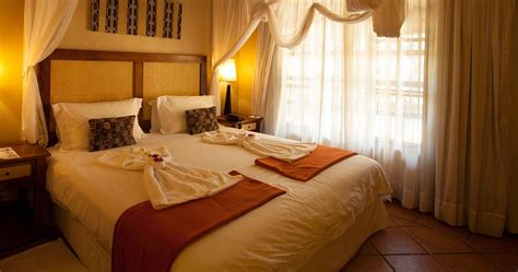 Chobe Marina Lodge in Kasane near Chobe National Park - Luxury safari in Botswana