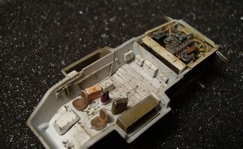 Small Scale Armour: M8 Greyhound - interior chipping