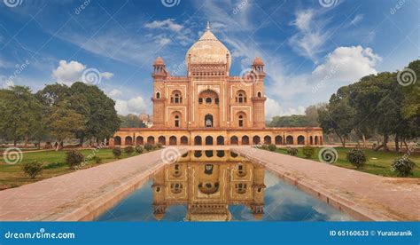 Humayun Tomb New Delhi, India. Stock Image - Image of fountain, arch ...