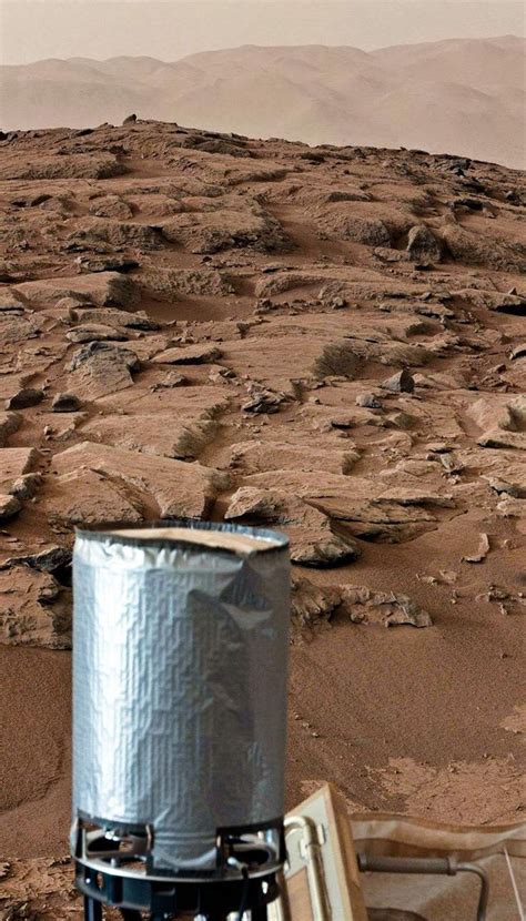 Exploring the Martian Surface: Curiosity Rover Captures Stunning Mosaic