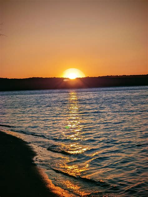 Jordan Lake sunset : r/SilhouettePorn