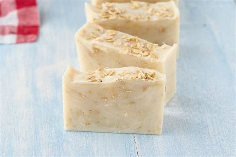 Melt And Pour Oatmeal Honey Soap Recipes | Besto Blog