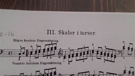 piano - Playing a C major scale in thirds using both hands - Music: Practice & Theory Stack Exchange