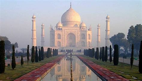 Why Is the Taj Mahal a World Wonder?