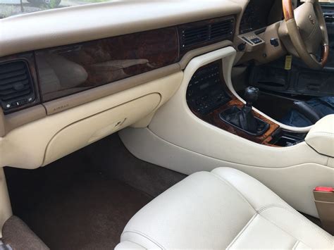 Jaguar XJR Interior - Bridge Classic Cars : Bridge Classic Cars