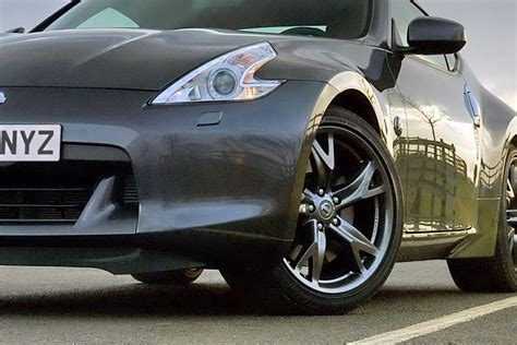 Nissan 370Z Coupe Black Edition: 40th Anniversary Special for Europe ...