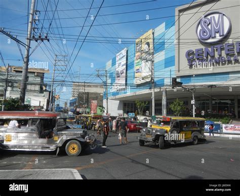 07540 Caloocan City Sangandaan Barangays Roads SM Landmarks 03 Stock Photo - Alamy