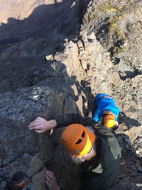 climbing on the inaccessible pinnacle skye - Rock n Ridge