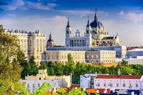 Tours et billets - Cathédrale de l'Almudena (Catedral de la Almudena ...