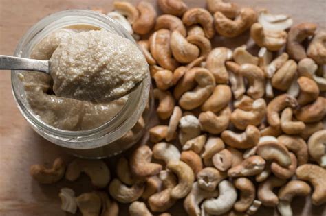 Cashew Butter: History, Flavor, Benefits, Uses