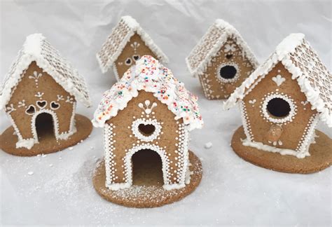 Mini Gingerbread Houses - Grace Stevens