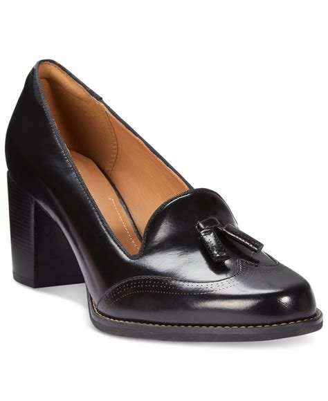 Clarks Leather Artisan Women's Tarah Rosie Pumps in Black - Lyst