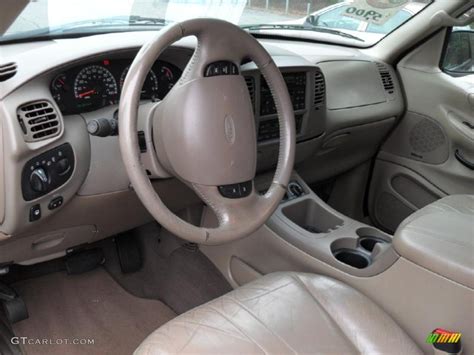 2000 Ford expedition interior