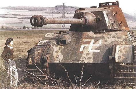 Pin auf Panzerkampfwagen VI Ausf. B „Tiger II“