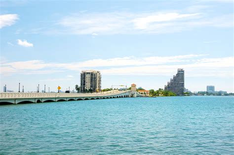 Venetian Bridge - Enjoy the Scenery From the Historic Landmark in Biscayne Bay – Go Guides