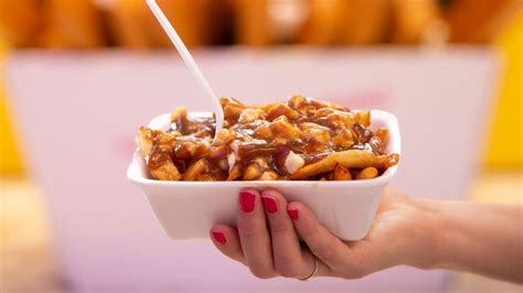 This is where to eat the BEST poutine in Montreal - Contiki