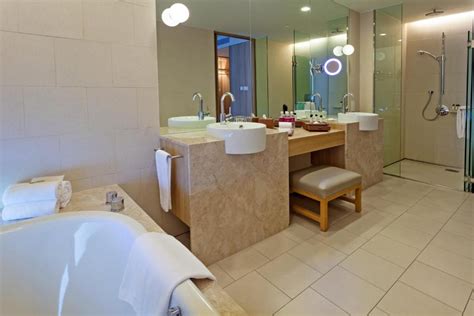 Crowne Plaza Changi Airport, Singapore | 2024 Updated Prices, Deals