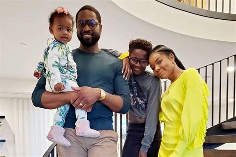 Dwyane Wade supports his son in family Thanksgiving photo - Outsports