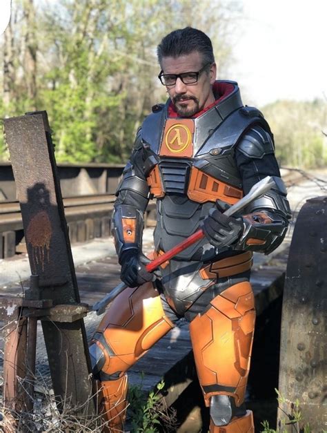 Dr. Gordon Freeman cosplay | Half life game, Half life, Gordon freeman