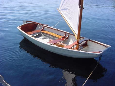 Herreshoff pram with sail - Boat Design Net Gallery