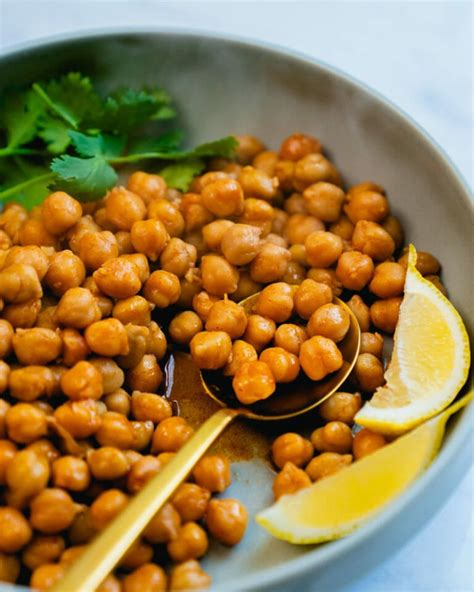 Easy Canned Chickpeas – A Couple Cooks