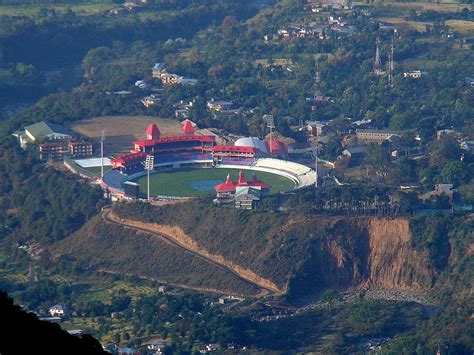 Explore el estadio de críquet de Dharamshala, Dharamshala y la galería. HolidayIQ, campo de ...